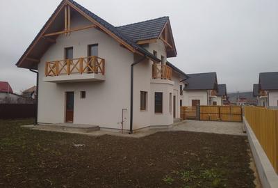 Casă cu 4 camere în Gilău