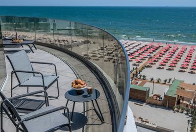Apartament cu 3 camere decomandat în Mamaia-Sat