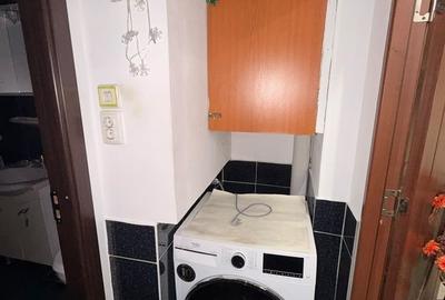 Apartament cu 4 camere semidecomandat în Militari