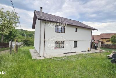 Casă cu 4 camere cu Teren 400 Mp în Central