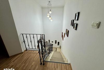 Casă cu 6 camere cu Teren 600 Mp în Plopi