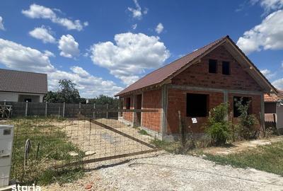 Casă cu 2 camere cu Teren 79 Mp în Biharia - 2