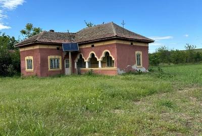 Casă cu 3 camere în Cujmir