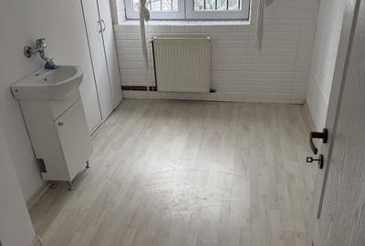 Spațiu comercial, de 70 mp, în Central - 3