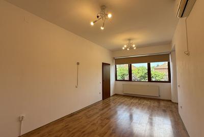 Casă individuală cu 6 camere cu Canalizare în Complex Studențesc - 1