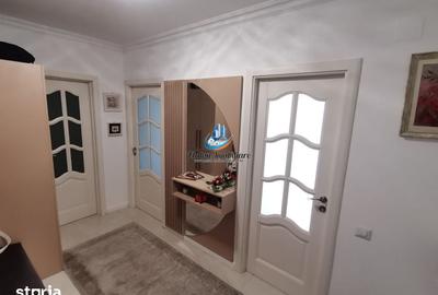 Apartament cu 2 camere decomandat în Est