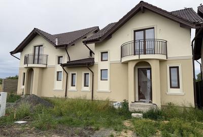 Duplex cu 4 camere cu Canalizare în Covaci - 2