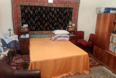 Casă individuală cu 4 camere cu Canalizare în Central - 6