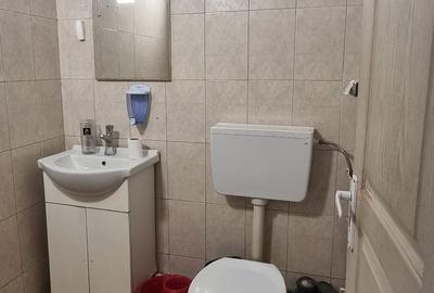 Spațiu comercial, de 80 mp, în Central
