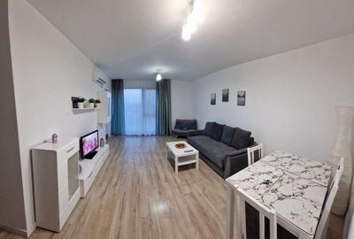Apartament cu 2 camere decomandat, mobilat în Central