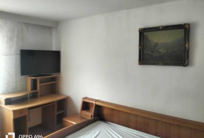Garsonieră decomandată în Precista