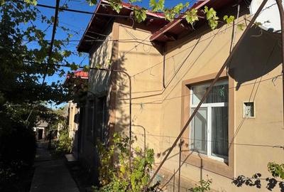 Casă cu 4 camere în Beiu
