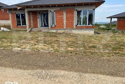 Casă cu 4 camere cu Teren 600 Mp în Paleu - 2