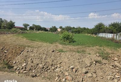 Teren de 3400 mp, în Titan