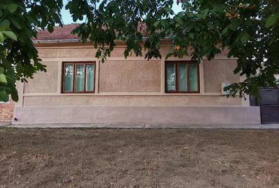 Casă cu 3 camere cu Teren 1439 Mp în Pesac