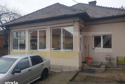 Casă cu 7 camere cu Teren 975 Mp în Andrei Mureșanu