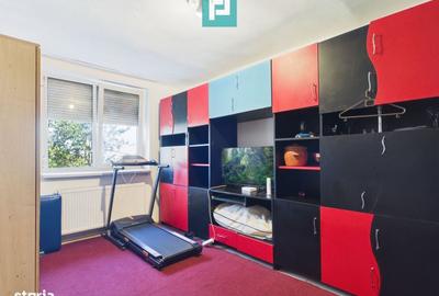 Apartament cu 2 camere decomandat în Zimandu Nou