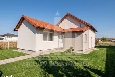 Casă cu 3 camere în Petrești