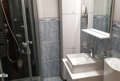 Apartament cu 3 camere decomandat în Gara de Nord