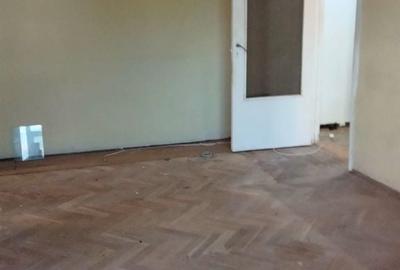 Apartament cu 3 camere semidecomandat în Tomis Nord