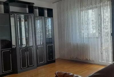Apartament cu 2 camere decomandat în Micro 20