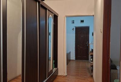 Apartament cu 3 camere decomandat în Dristor