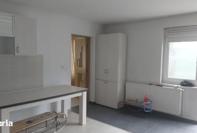 Casă cu 3 camere cu Teren 208 Mp în Moieciu - 2