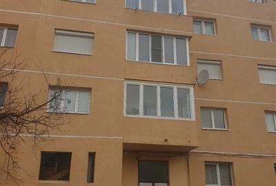 Apartament cu 3 camere decomandat în Central - 2