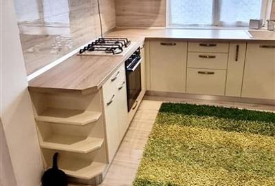 Apartament cu 3 camere circular, mobilat în Copou