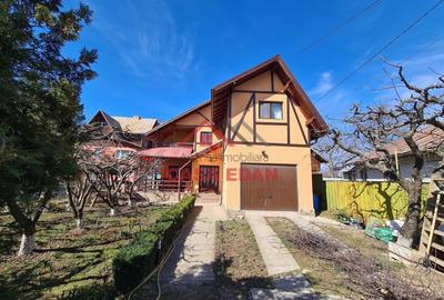 Casă individuală cu 5 camere cu Canalizare în Central - 1