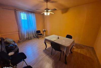 Casă cu 4 camere cu Teren 250 Mp în Colentina