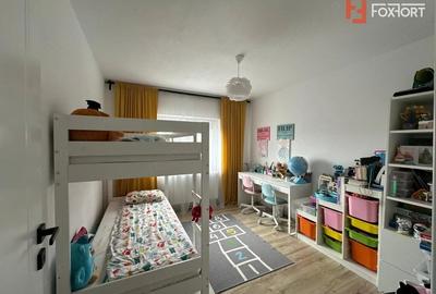 Apartament cu 5 camere decomandat în UTA