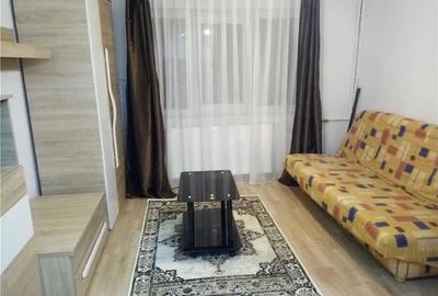 Garsonieră decomandată în Lipovei
