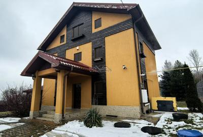 Casă cu 5 camere cu Canalizare în Sud-Vest - 1