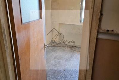 Apartament cu 3 camere semidecomandat în Câmpia Libertății