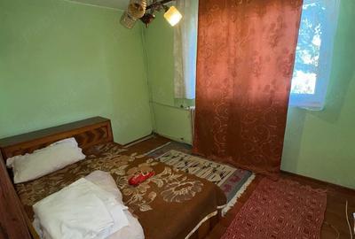 Apartament cu 3 camere semidecomandat în Autogară
