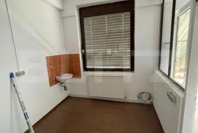 Spațiu comercial, de 580 mp, în Carpați 1