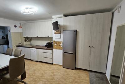 Apartament cu 2 camere semidecomandat în Răcădău