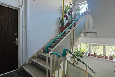 Apartament cu 4 camere decomandat în Rahova