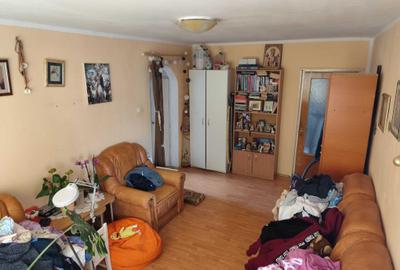 Apartament cu 4 camere decomandat în Crângași - 1