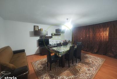 Casă cu 6 camere cu Teren 400 Mp în Podari