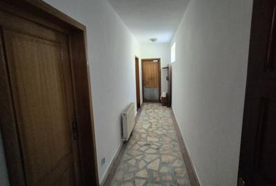 Casă individuală cu 8 camere cu Canalizare în Parcul Carol - 13