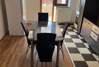 Apartament cu 3 camere decomandat în Central - 4