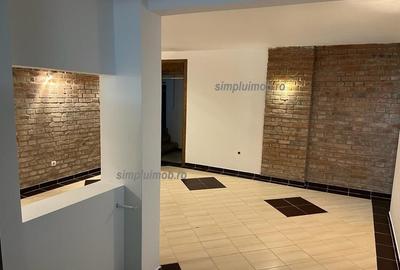 Apartament cu 3 camere decomandat în P-ța Unirii