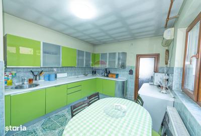 Casă cu 6 camere cu Teren 1000 Mp în Central