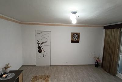 Apartament cu 2 camere nedecomandat în Piața