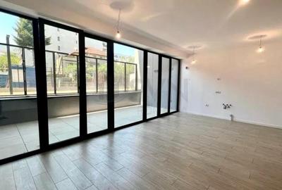 Apartament cu 3 camere semidecomandat, mobilat în Herăstrău