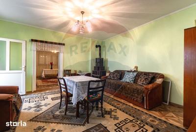 Casă cu 4 camere cu Teren 1068 Mp în Părău - 8