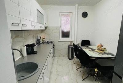 Apartament cu 2 camere semidecomandat, mobilat în Nord