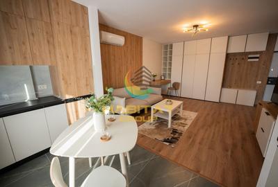 Apartament cu 3 camere semidecomandat în Sud